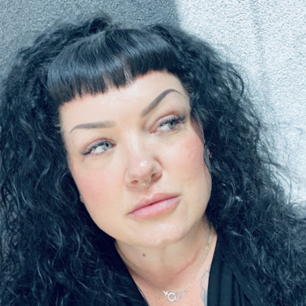 Meet your Posher, Tina